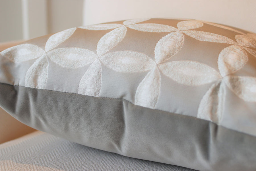 Circle Chain 20" Square