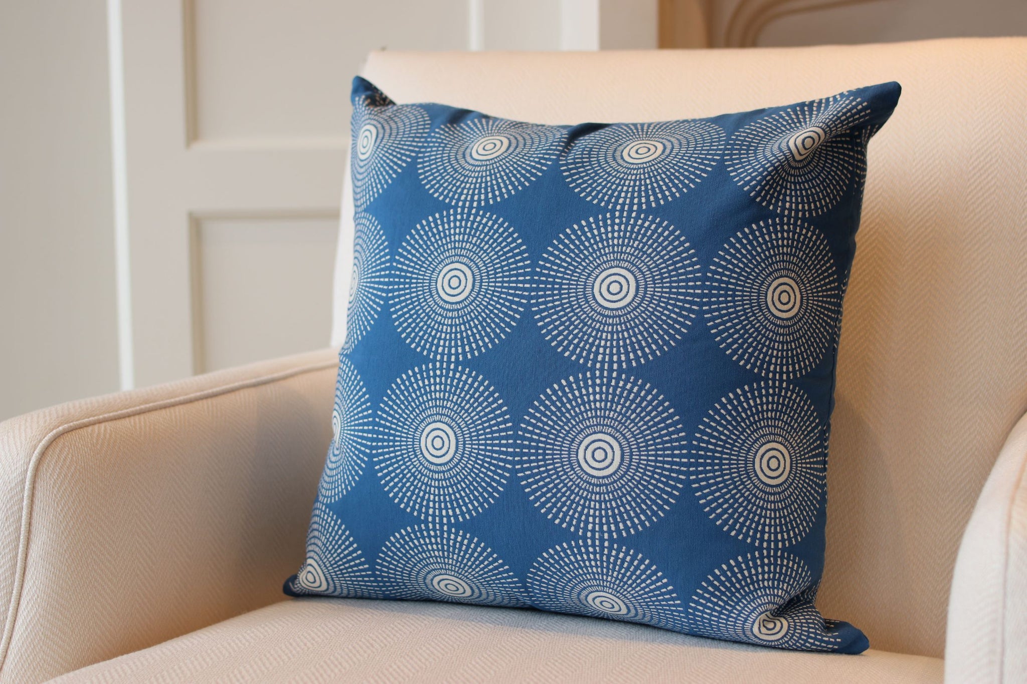 Moonburst 20" Square