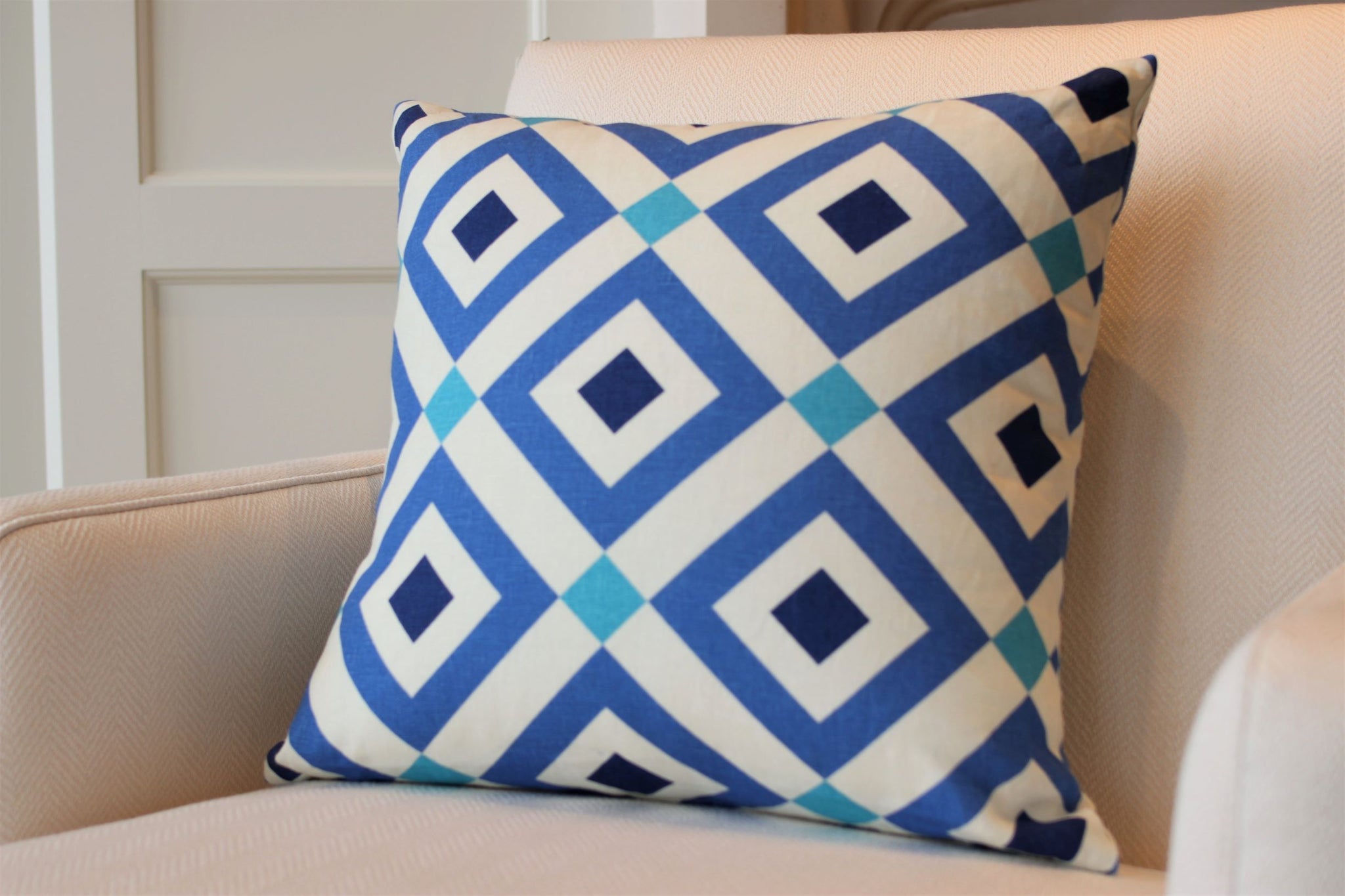 Blue Diamonds 20" Square