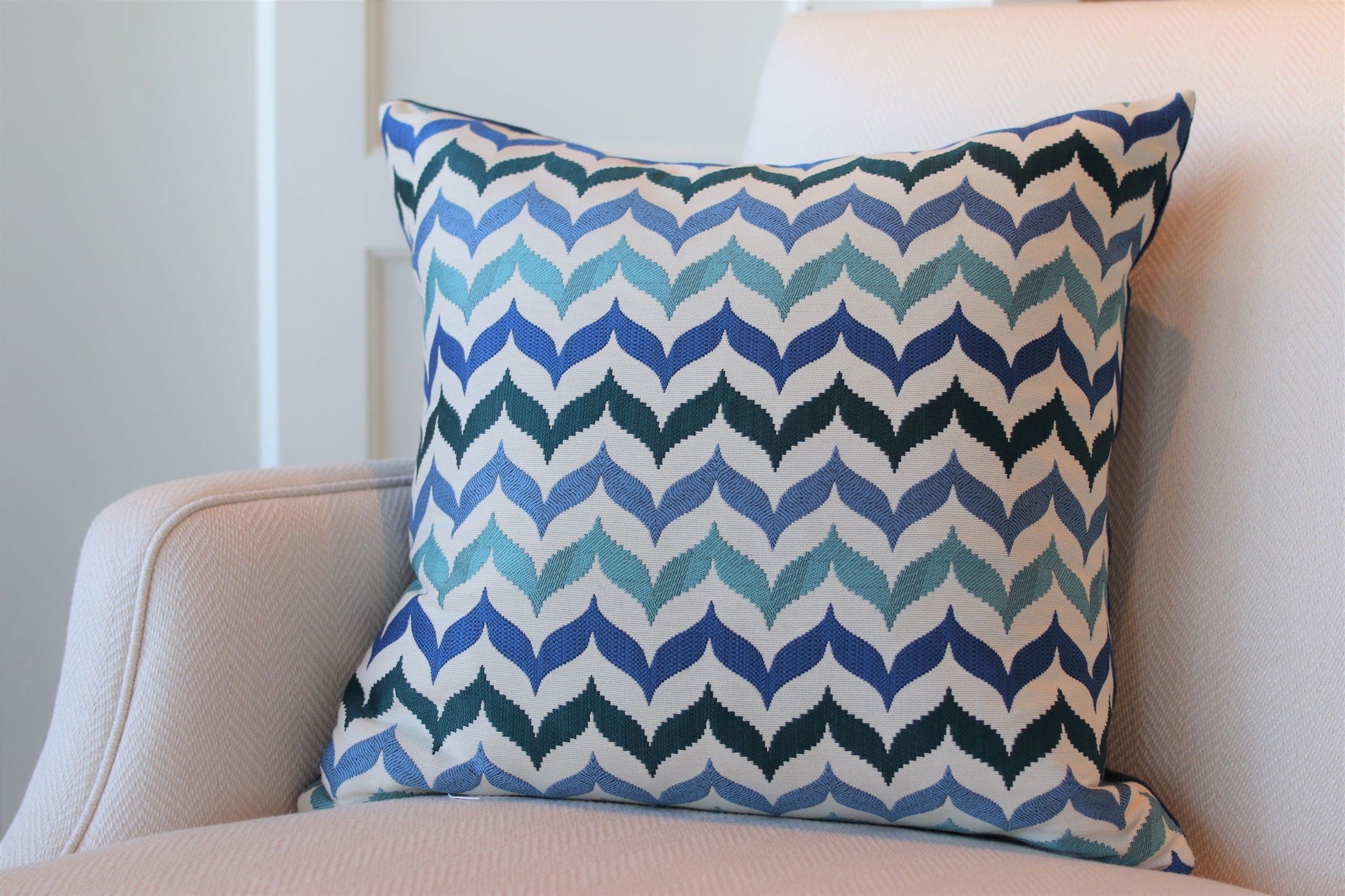 Ocean Waves 20" Square